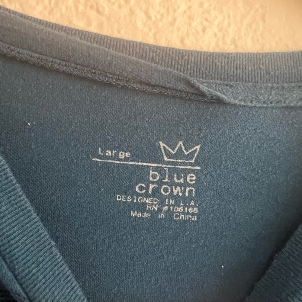 Blue crown shirt sleeve tee Size Large - Picture 4 of 4